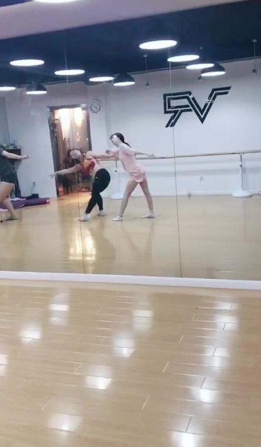 小孩子吃瓜跳舞视频大全,宝宝吃瓜跳舞欢乐时光大盘点