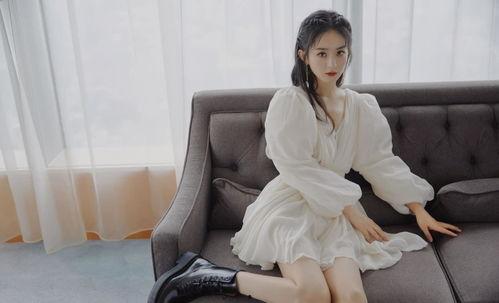 赵丽颖吃瓜嘟嘴视频,网友直呼可爱到爆